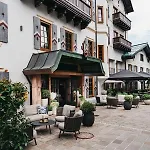Johann Hotel