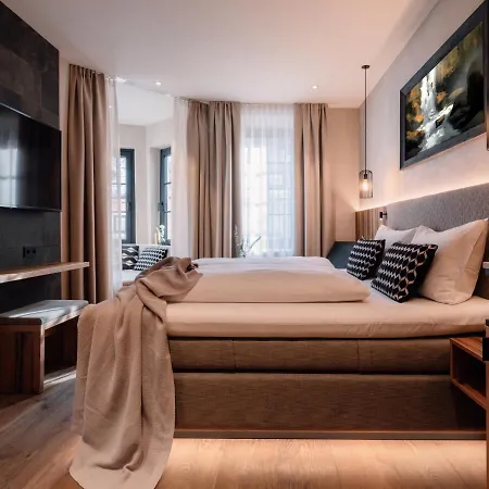 Johann מלון שלאדמינג